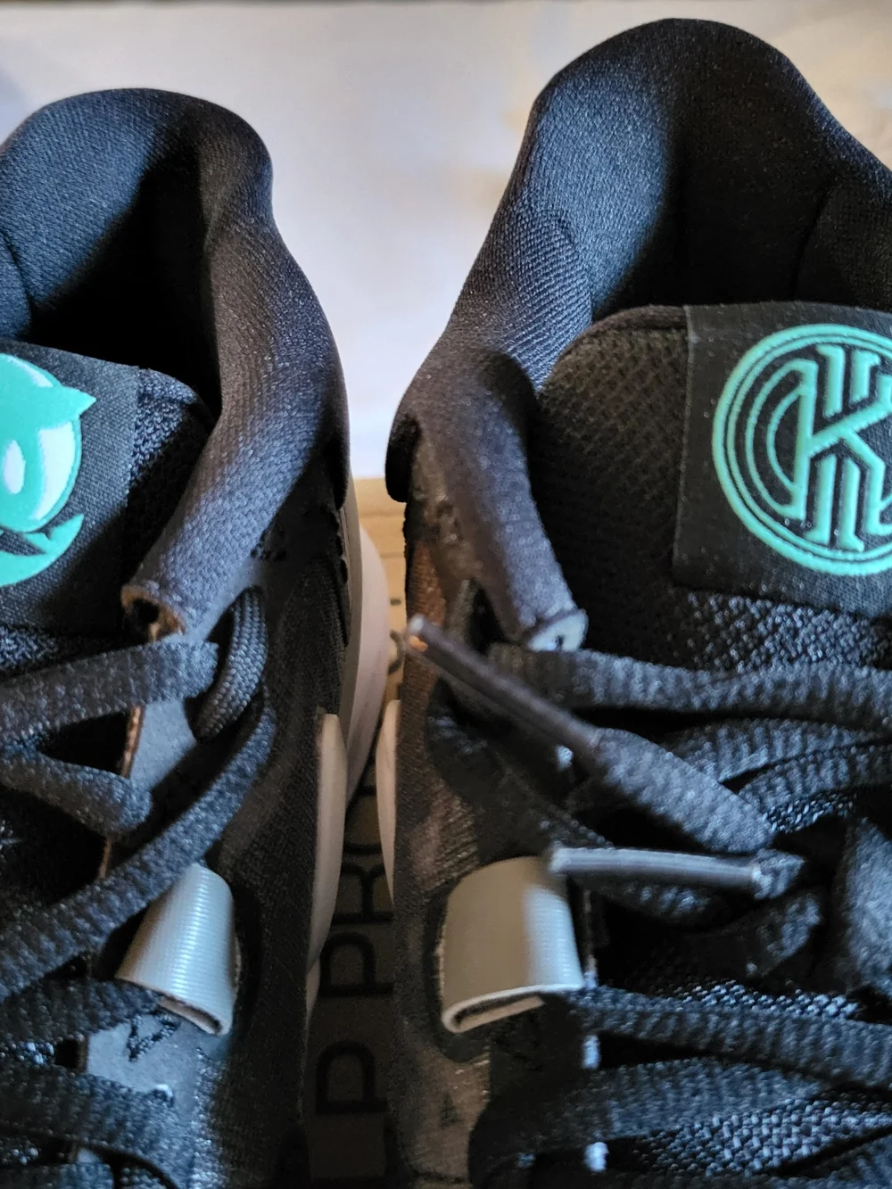 *NEW* Nike Kyrie 8 GO (GS) Black/White Light Manta Size 7Y Women's 8.5 with Box
